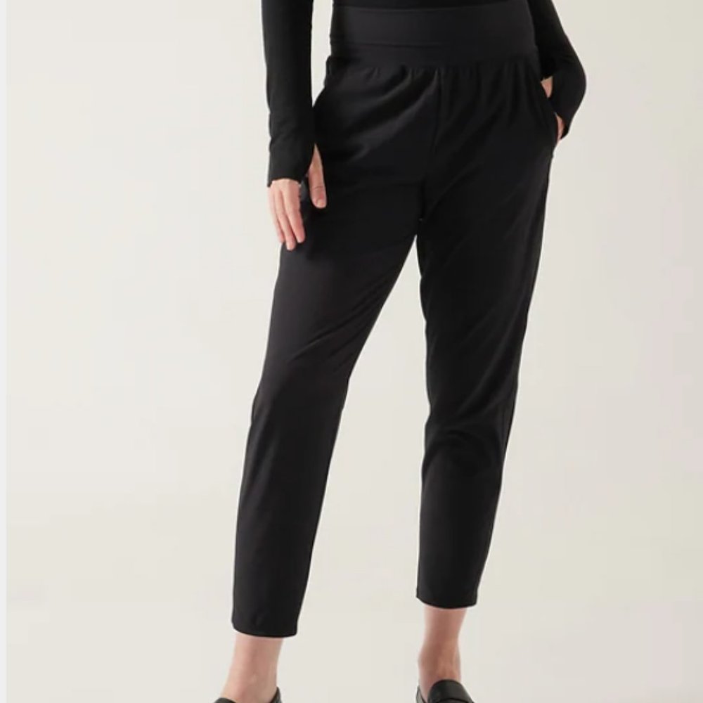 Athleta Nolita Slim Tapered Crop Pant - 10T
